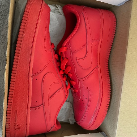 Nike Kids Red Sneakers - Picture 1 of 1